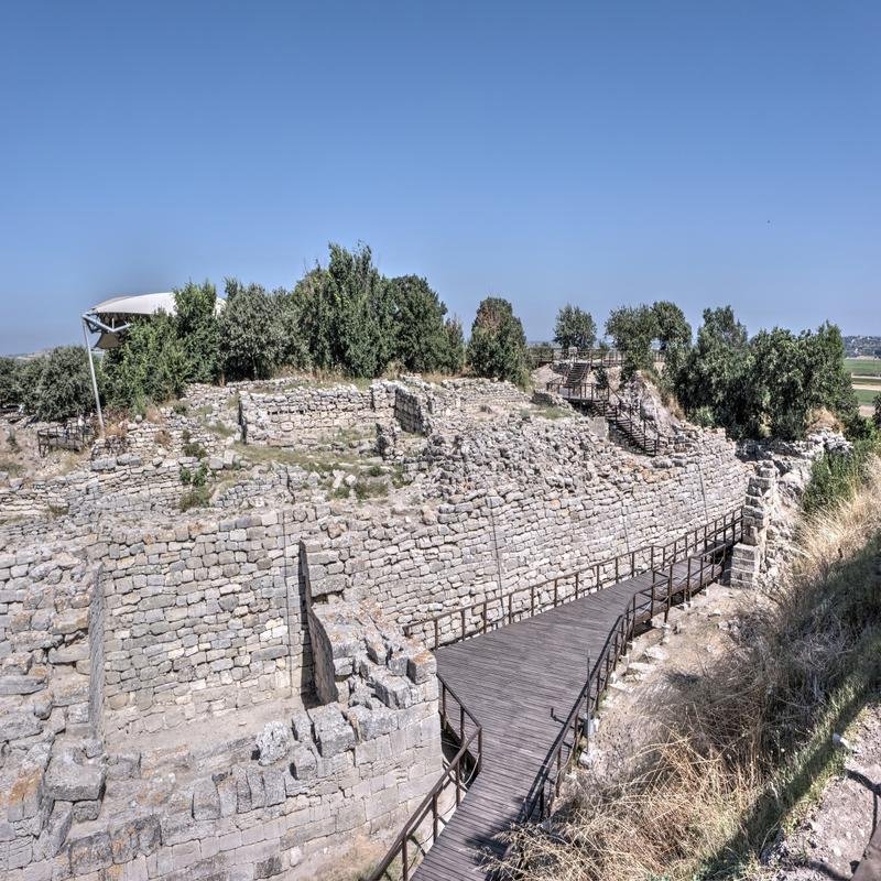 The Trojan Horse: Myth or Reality? Recent Archaeological Discoveries Offer New Insights. - Image 1