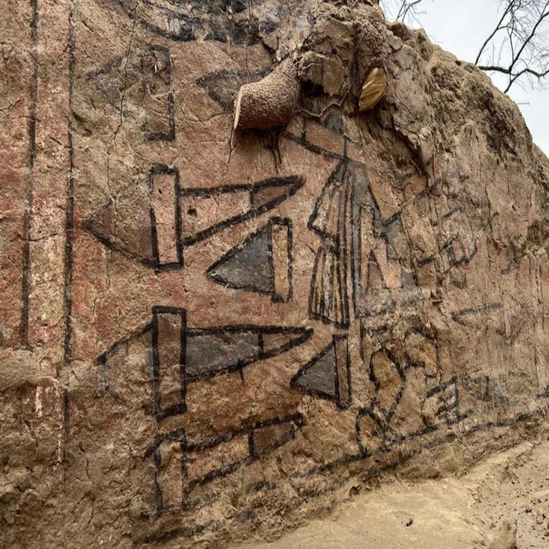 Have researchers successfully deciphered the enigmatic Peruvian glyphs? Recent discoveries offer astonishing insights. - Image 3