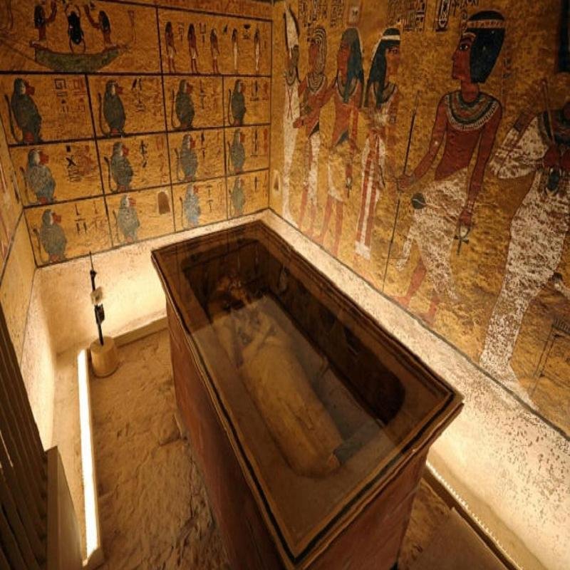 The Discovery of a Lost Pharaoh's Tomb: An Astonishing Find. - Image 2